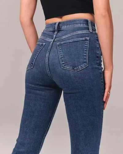 Cerise | Ultrahoch taillierte Stretch-Flare-Jeans