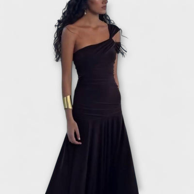 Margot - Figurbetontes Maxikleid mit Off-Shoulder-Design