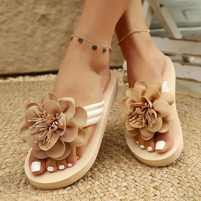 Arceli – Stilvolle Plateausandalen mit Blumenmuster