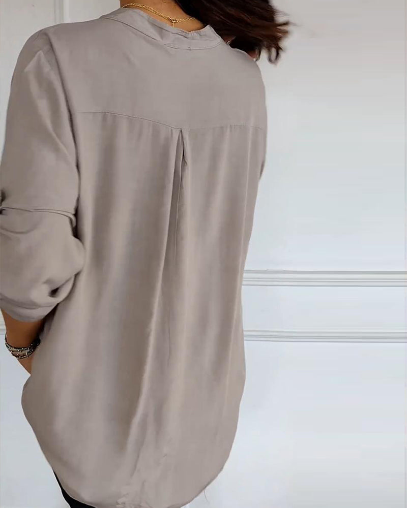 Ada | Legere Bluse mit Paillettenknöpfen