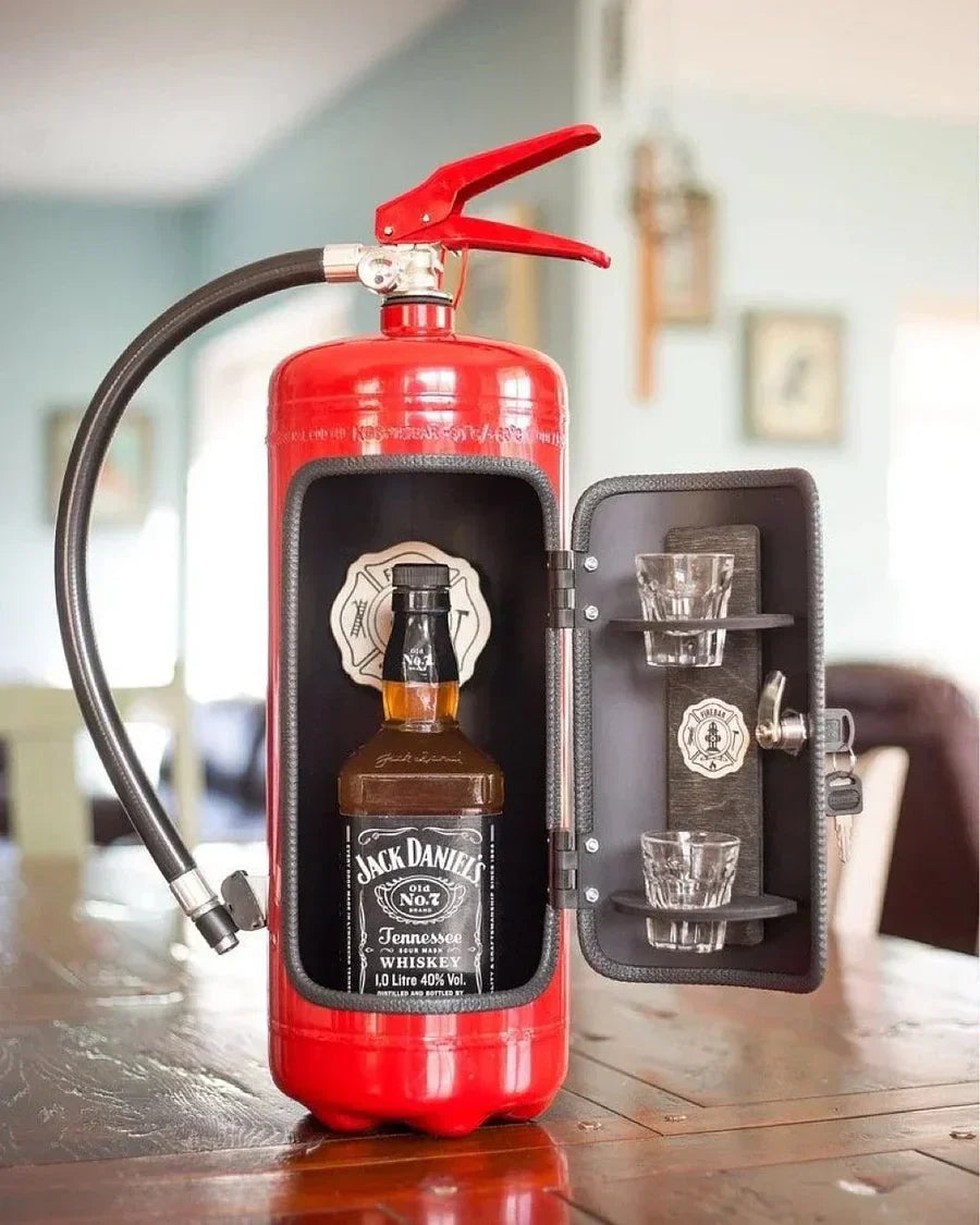 Bar Station | Elegante Versteckte Bar in Feuerwehrdesign