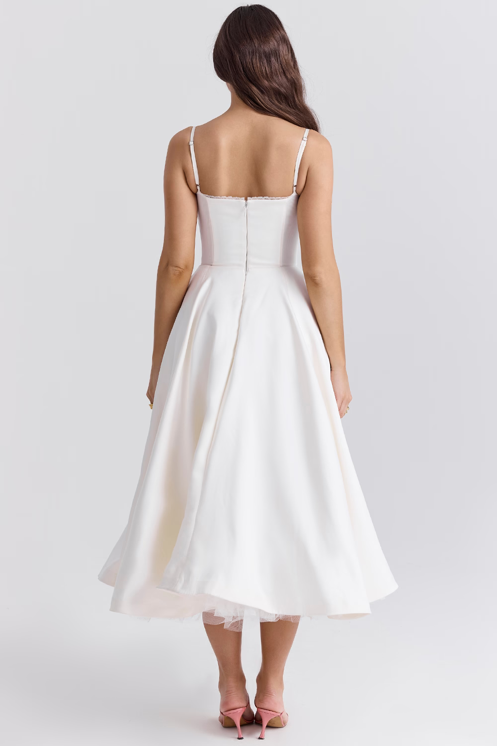 Jennifer | Wunderschönes tailliertes Midikleid