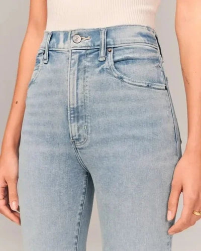 Cerise | Ultrahoch taillierte Stretch-Flare-Jeans