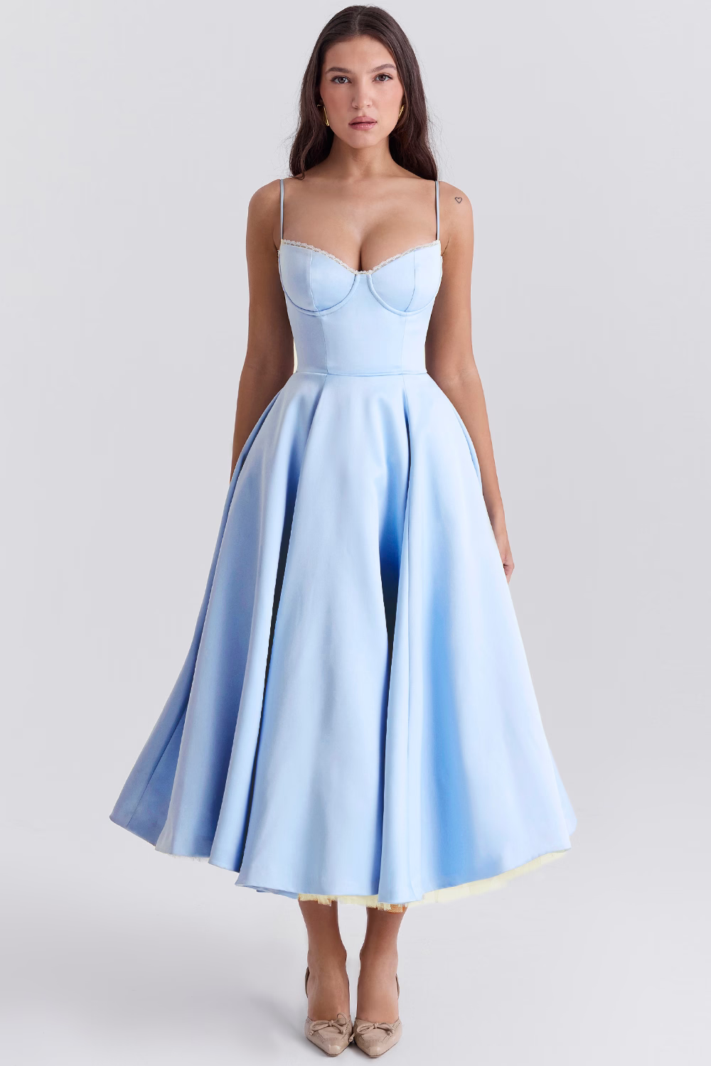 Jennifer | Wunderschönes tailliertes Midikleid