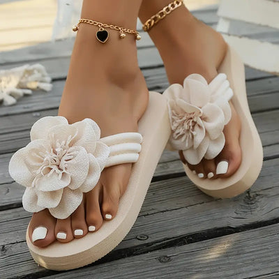 Arceli – Stilvolle Plateausandalen mit Blumenmuster