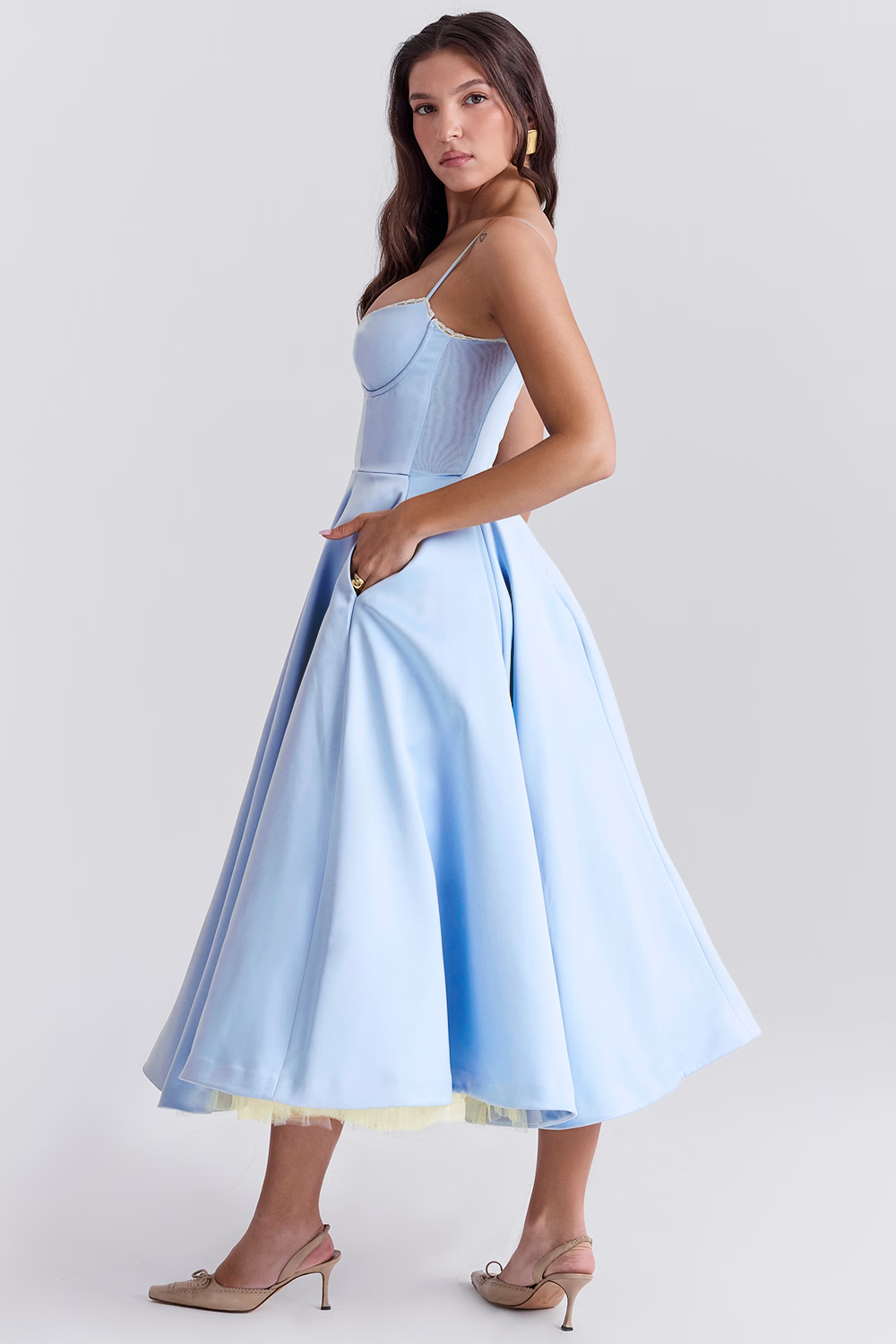 Jennifer | Wunderschönes tailliertes Midikleid