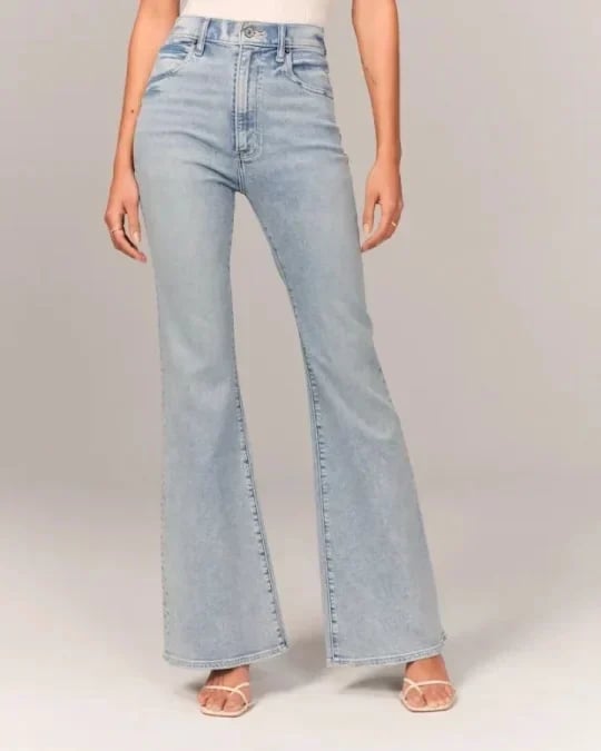Cerise | Ultrahoch taillierte Stretch-Flare-Jeans