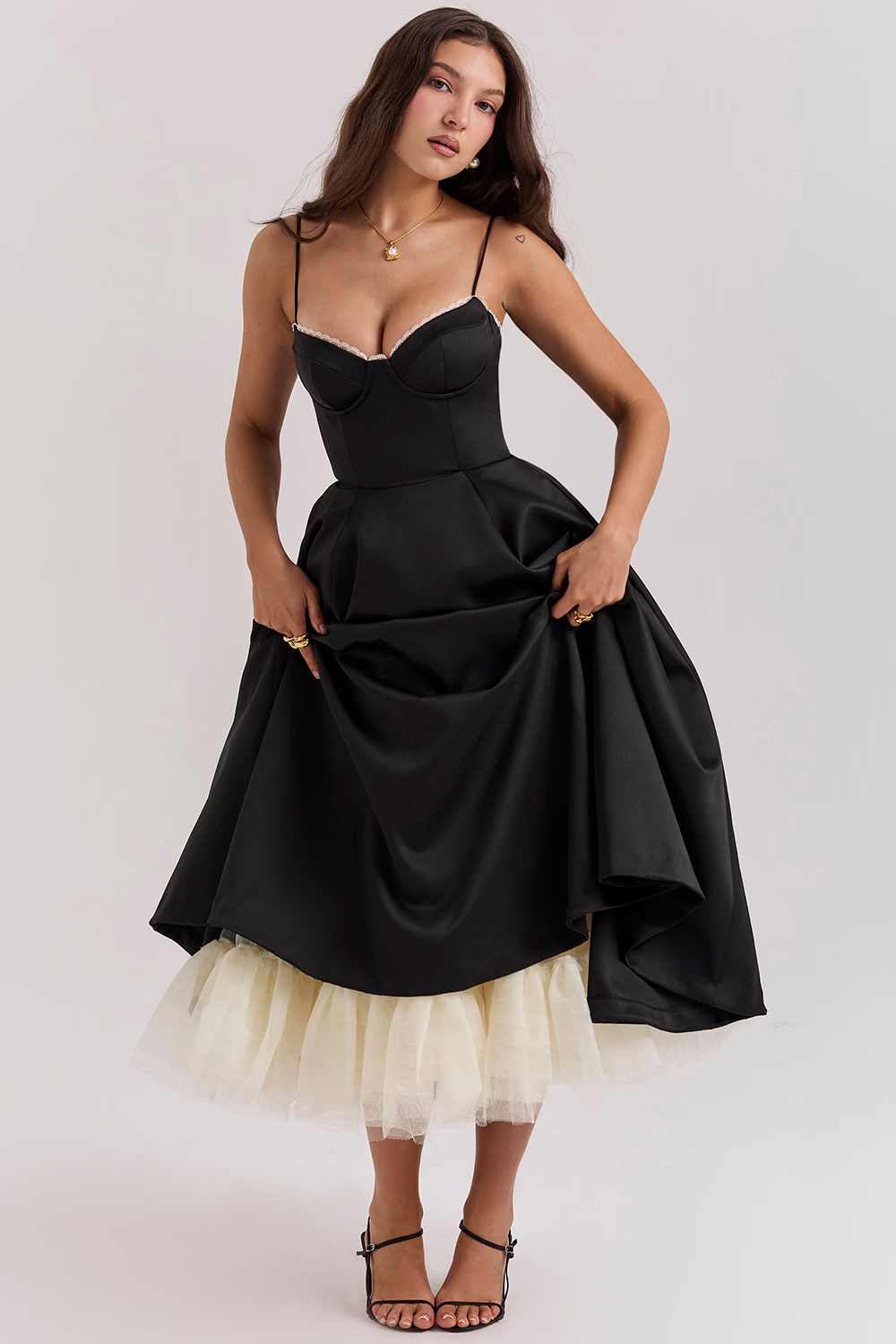 Jennifer | Wunderschönes tailliertes Midikleid