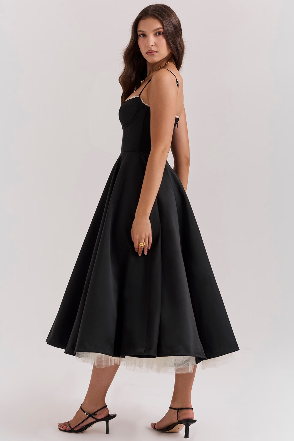 Jennifer | Wunderschönes tailliertes Midikleid