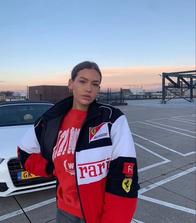 Karolin | Sportliche Ferrari-Rennfahrerjacke