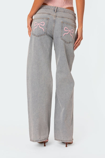 Verity | Hochbundjeans mit Schleifen-Detail in Signature-Design
