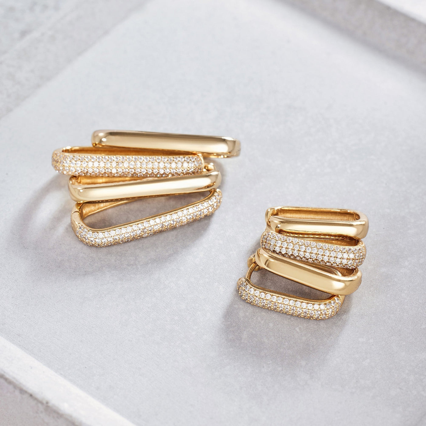 Große Pavé Creolen in Gold