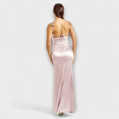 Eira - Satin Kleid mit dekorativen Details und Schnürung im Rücken