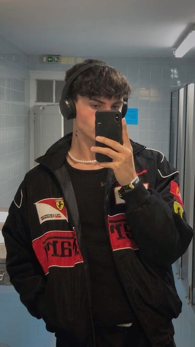 Karolin | Sportliche Ferrari-Rennfahrerjacke