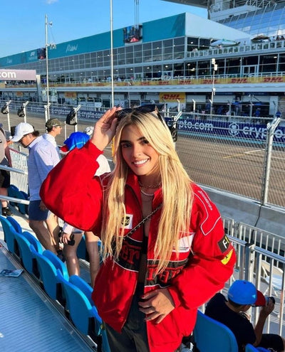 Karolin | Sportliche Ferrari-Rennfahrerjacke