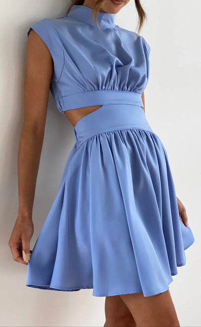 Ahzi – Ärmelloses, ausgestelltes Kleid mit hohem Ausschnitt und Cut-out-Taille