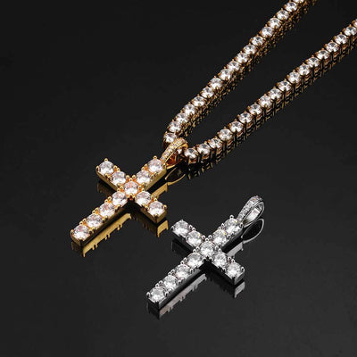 Goldene Halskette mit Moissanit-Kreuz