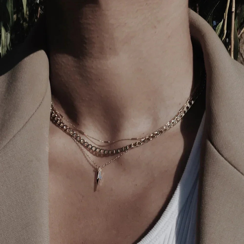 Flache Link-Curb-Halskette in Gold