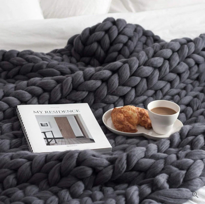 WoolWarmth | Exquisite Handgestrickte Merinodecke für Ultimative Gemütlichkeit