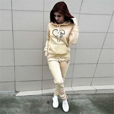 Ava™ - Trendy Hoodie-Kombination