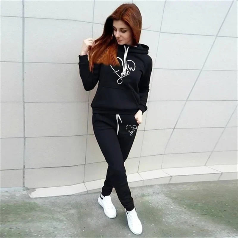 Ava™ - Trendy Hoodie-Kombination