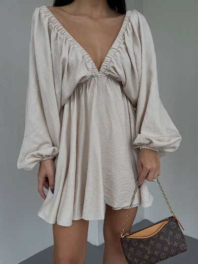 Aori – Boho-Minikleid mit langen Ärmeln und V-Ausschnitt