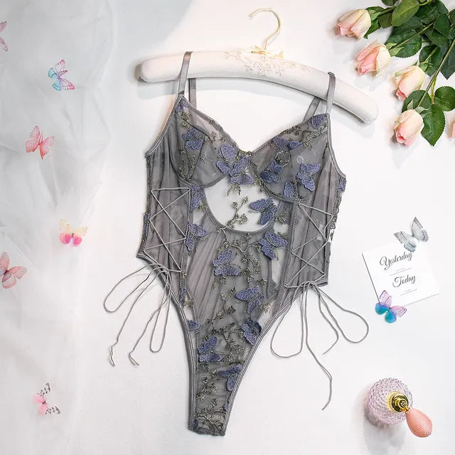 Amélie | Bestickter Schmetterlings-Bodysuit