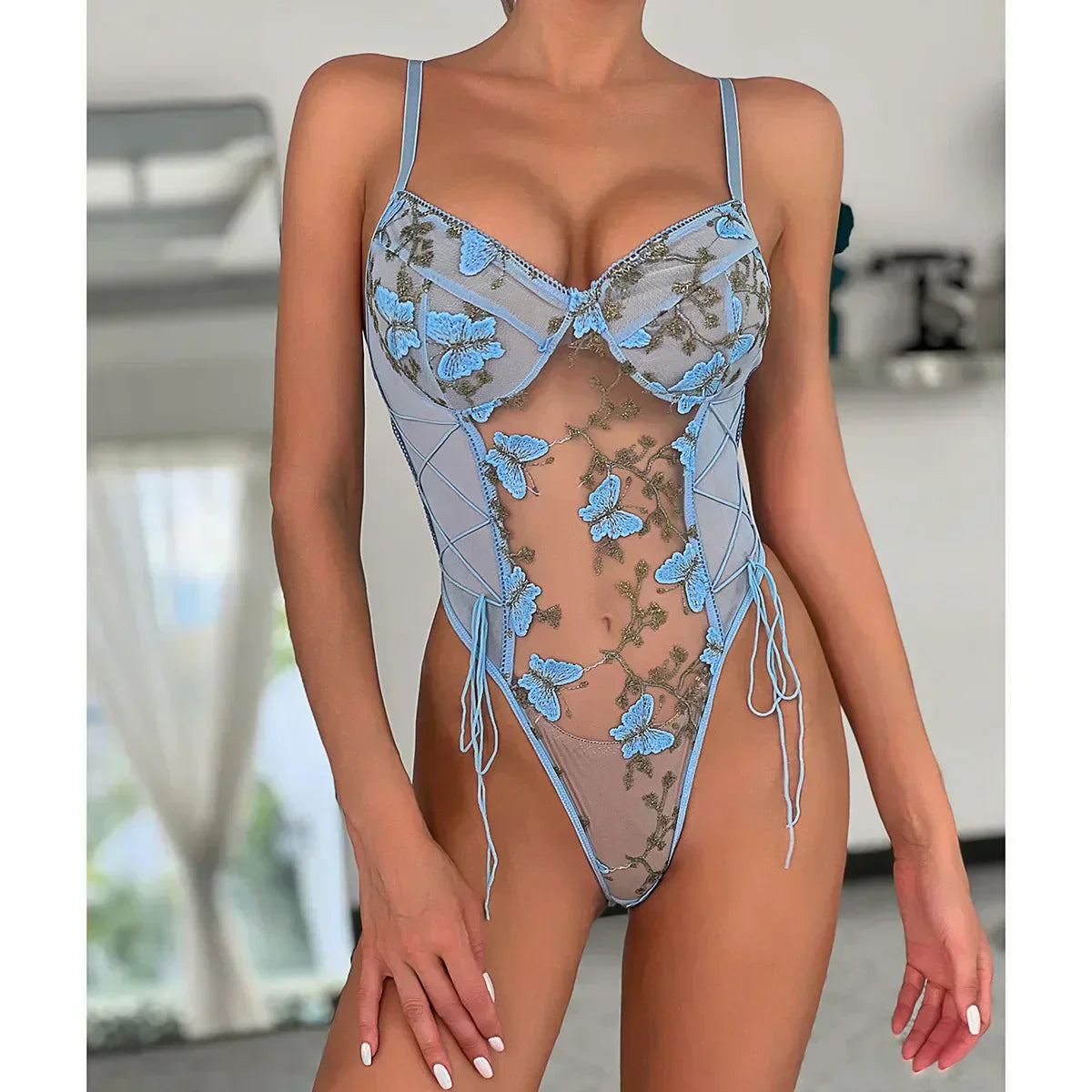 Amélie | Bestickter Schmetterlings-Bodysuit