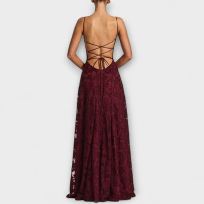 Kairi - Elegantes Maxikleid mit Blumenspitze und Spaghetti-Trägern