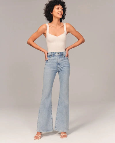 Cerise | Ultrahoch taillierte Stretch-Flare-Jeans