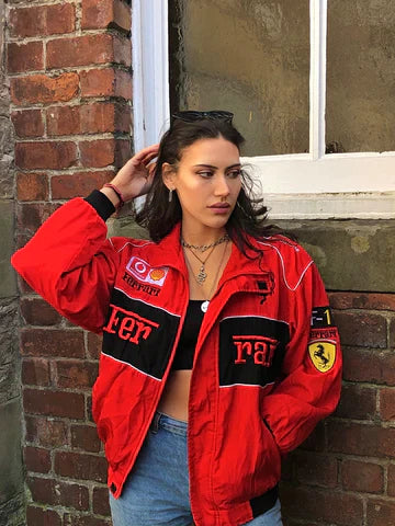Karolin | Sportliche Ferrari-Rennfahrerjacke