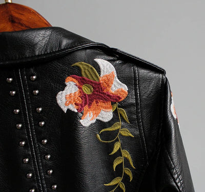 Bestickte Damen Kunstlederjacke im Bikerstil – Eleonora