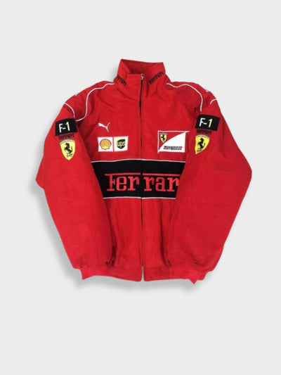 Karolin | Sportliche Ferrari-Rennfahrerjacke
