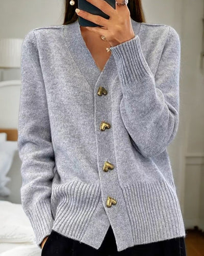 Adèle | Elegante Strickjacke mit Herzknöpfen